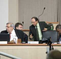 VALINHOS: Câmara veta terceirização do cemitério após longo embate