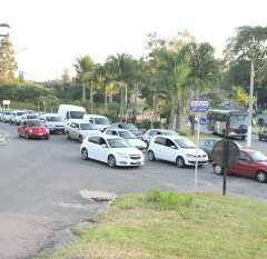 VALINHOS: Engarrafamentos e mato nas estradas irritam motoristas