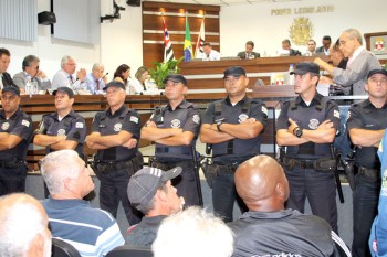 Forte aparato da Guarda Municipal garantiu o término da sessão