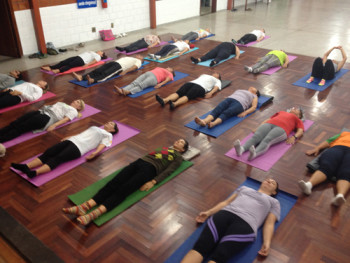 LOU_yoga pela paz_Créd Divulgação Chá Comigo, Chá Conosco (2)