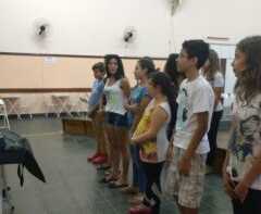 VALINHOS: Coral infantojuvenil faz apresentação no Shopping Valinhos
