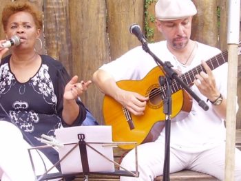 VAL_musica_shopping Malu e Helinho