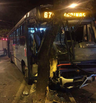 val_acidente-onibus-x-carro_cred-reproducao