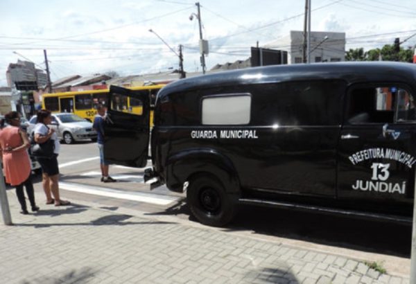 reg_carro-13_exposicao_cred-divulgacao-1-600x450