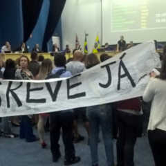 LOUVEIRA: Servidores votam amanhã (4) pela Greve