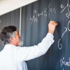 VALINHOS: Projeto elenca valorização de professores e de escolas da rede pública