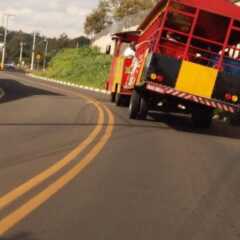 LOUVEIRA: Flagrante de ‘trenzinho’ da Prefeitura tombando assusta louveirenses