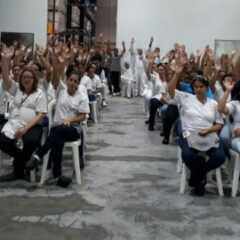 LOUVEIRA: Sindicato realiza Assembleia com os trabalhadores da empresa Fareva