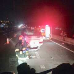 LOUVEIRA: Carro capota na Anhanguera