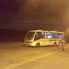 LOUVEIRA: Gasolina de ônibus acaba e alunos ficam a pé a meia noite