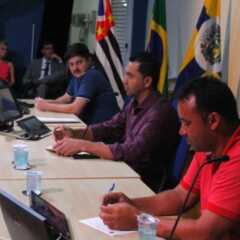 LOUVEIRA: Prefeito dá aumento de 2,8% aos servidores, depois do lamentável 1%