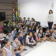 LOUVEIRA: Programa realiza 7ª visitação de alunos à Câmara