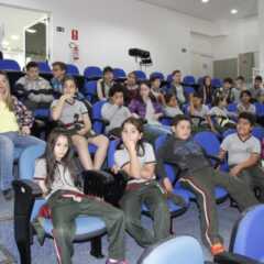 LOUVEIRA: Câmara recebe duas escolas com 74 crianças e apresenta programa de cidadania