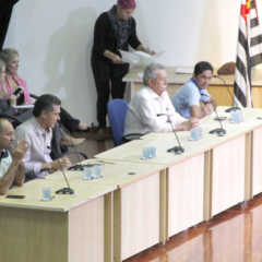 LOUVEIRA: Vereadores aprovam Lei de Diretrizes 2019 que prevê Hospital Veterinário Municipal