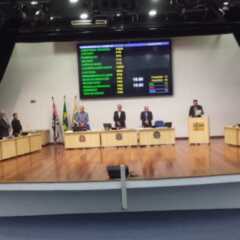 LOUVEIRA: Câmara discute novo regimento interno e aprova dois projetos