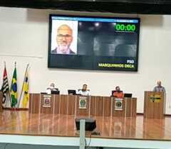 LOUVEIRA: Câmara aprova requerimento sobre contratos  do transporte escolar entre 2016 e 2020. E monitoras fazem manifestação