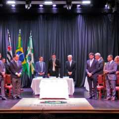 VALINHOS: A Legislatura com o maior número de parlamentares eleitos da história de Valinhos tomou posse na manhã deste dia 1º, com plenário absolutamente lotado.