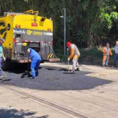 LOUVEIRA: Secretaria de Serviços Públicos segue na ação de tapa buracos em vias da cidade